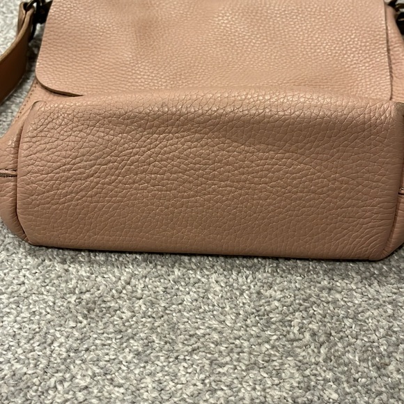 Calma 11600 Beige Pebbled Leather Purse made in Spain. crossbody. - Picture 4 of 13